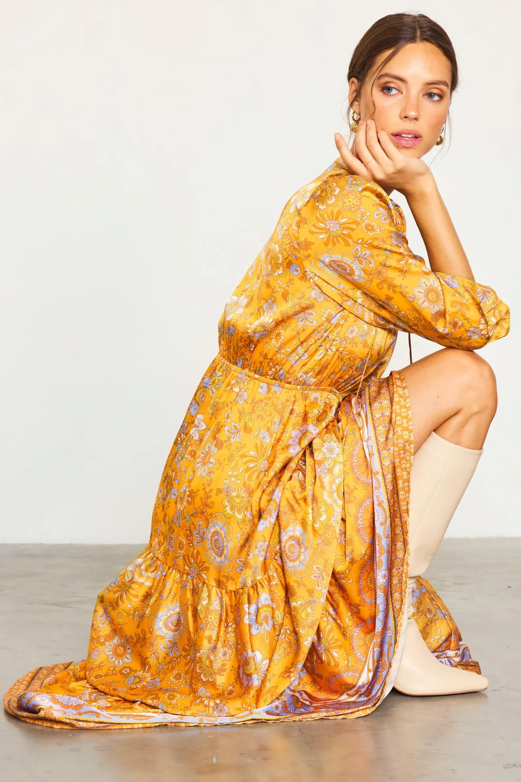 Retro Floral Motif Maxi Dress